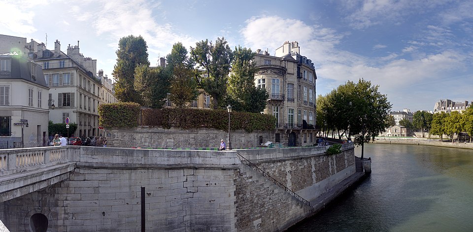 Île Saint-Louis seen from Notre-Dame